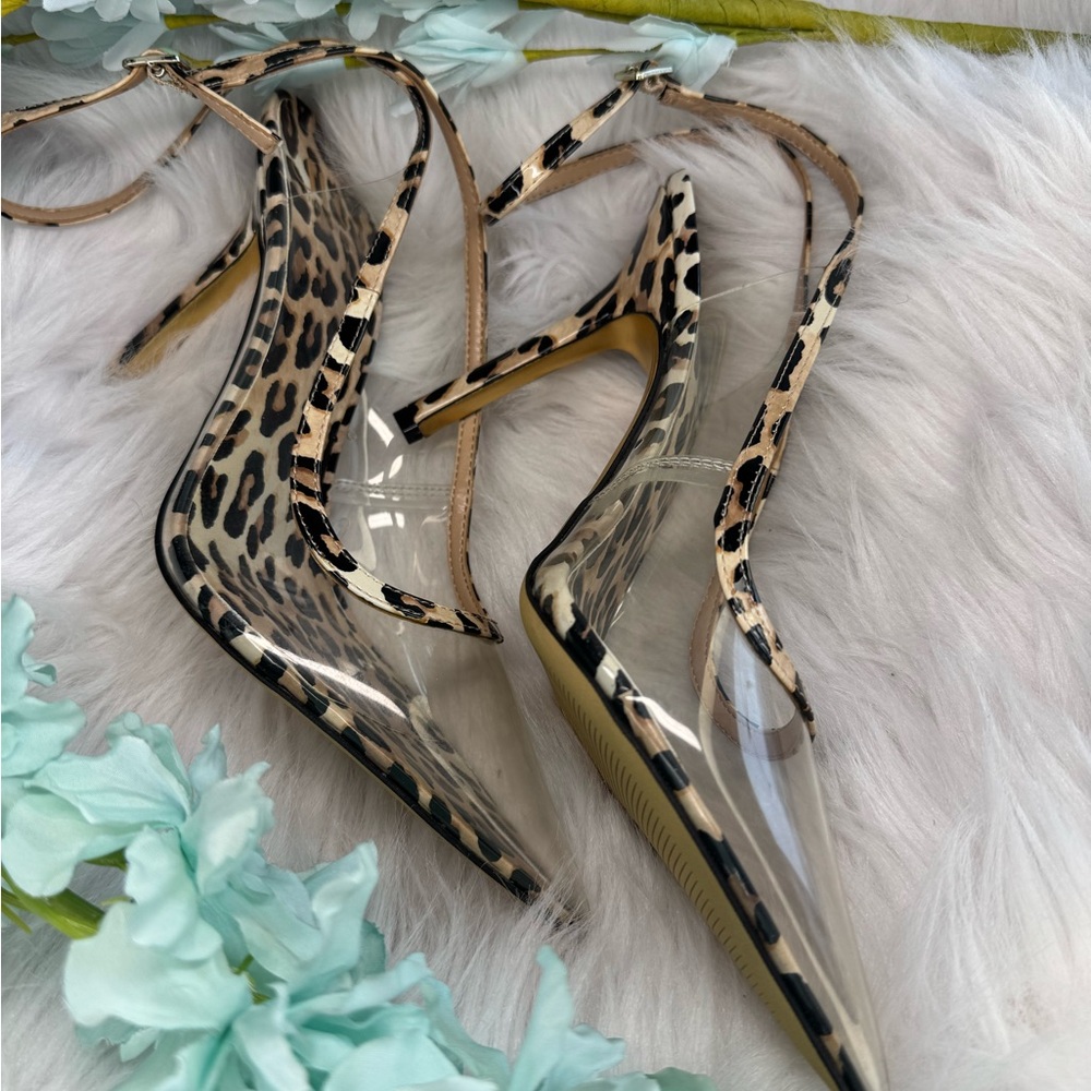 Jennifer Lopez Leopard and Clear Heels - Picture 5 of 6